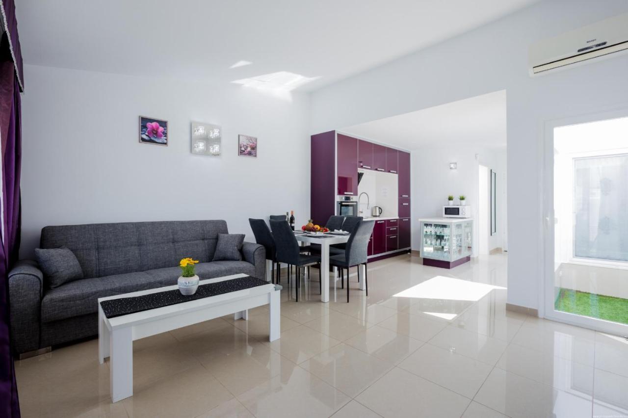 Island Village Prime Suite 312 Адехе Екстериор снимка
